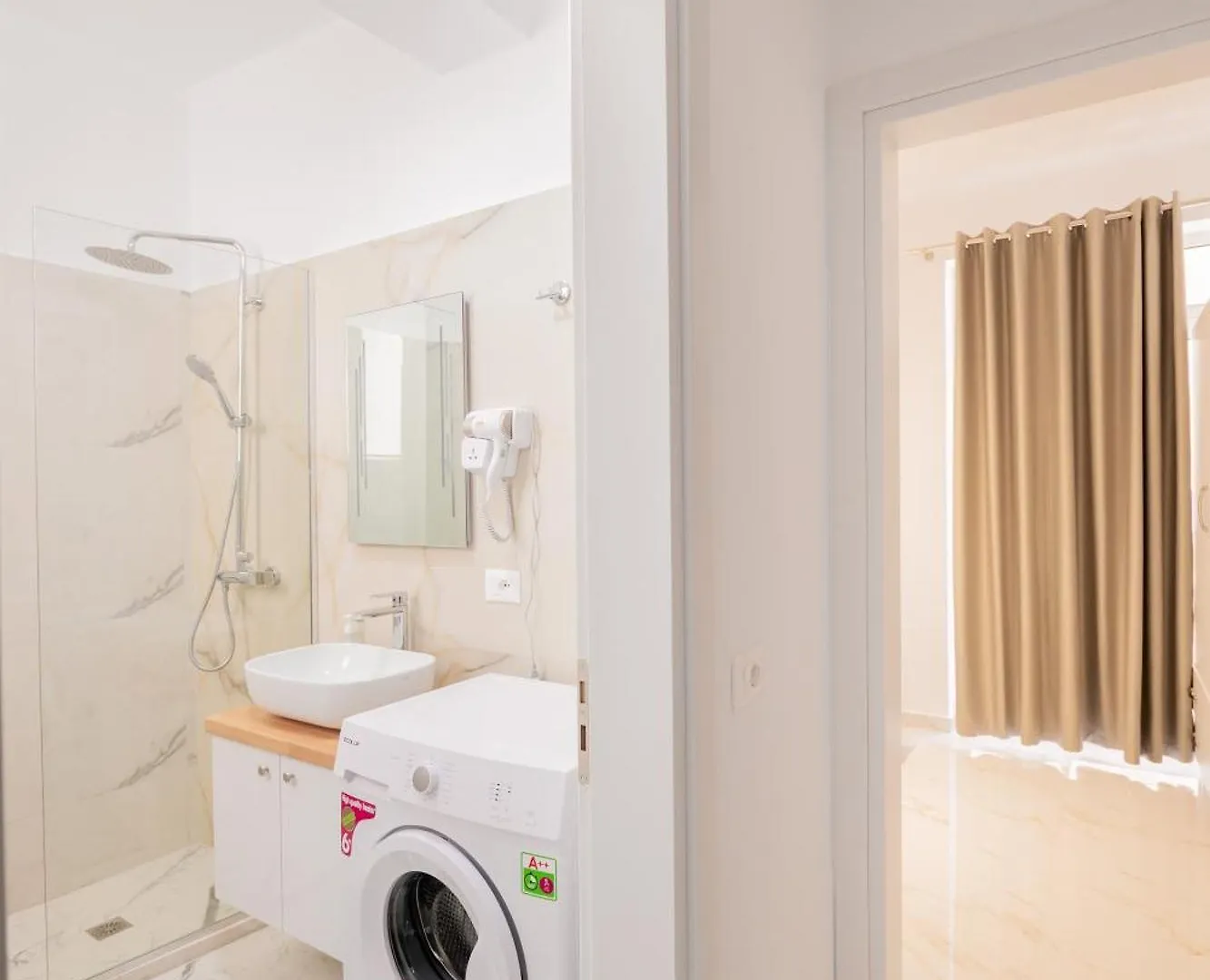 Cozy Apartment Steps From The Sea Sarandë